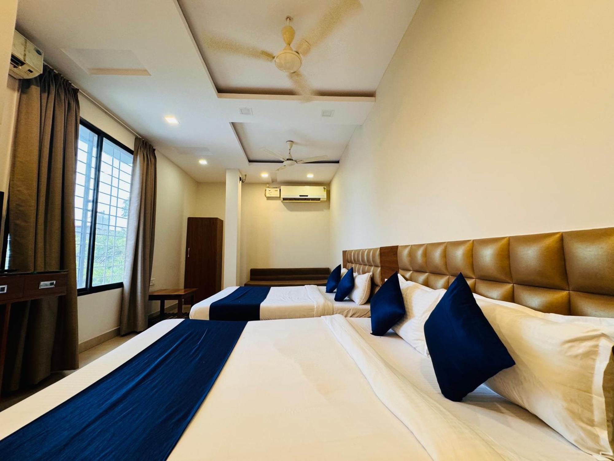 Hotel Suryodaya Удджайн Номер фото